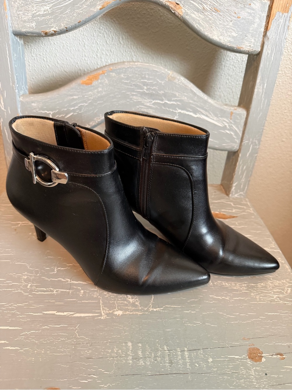 Life Stride Black Pointed Toe Women’s Heels
